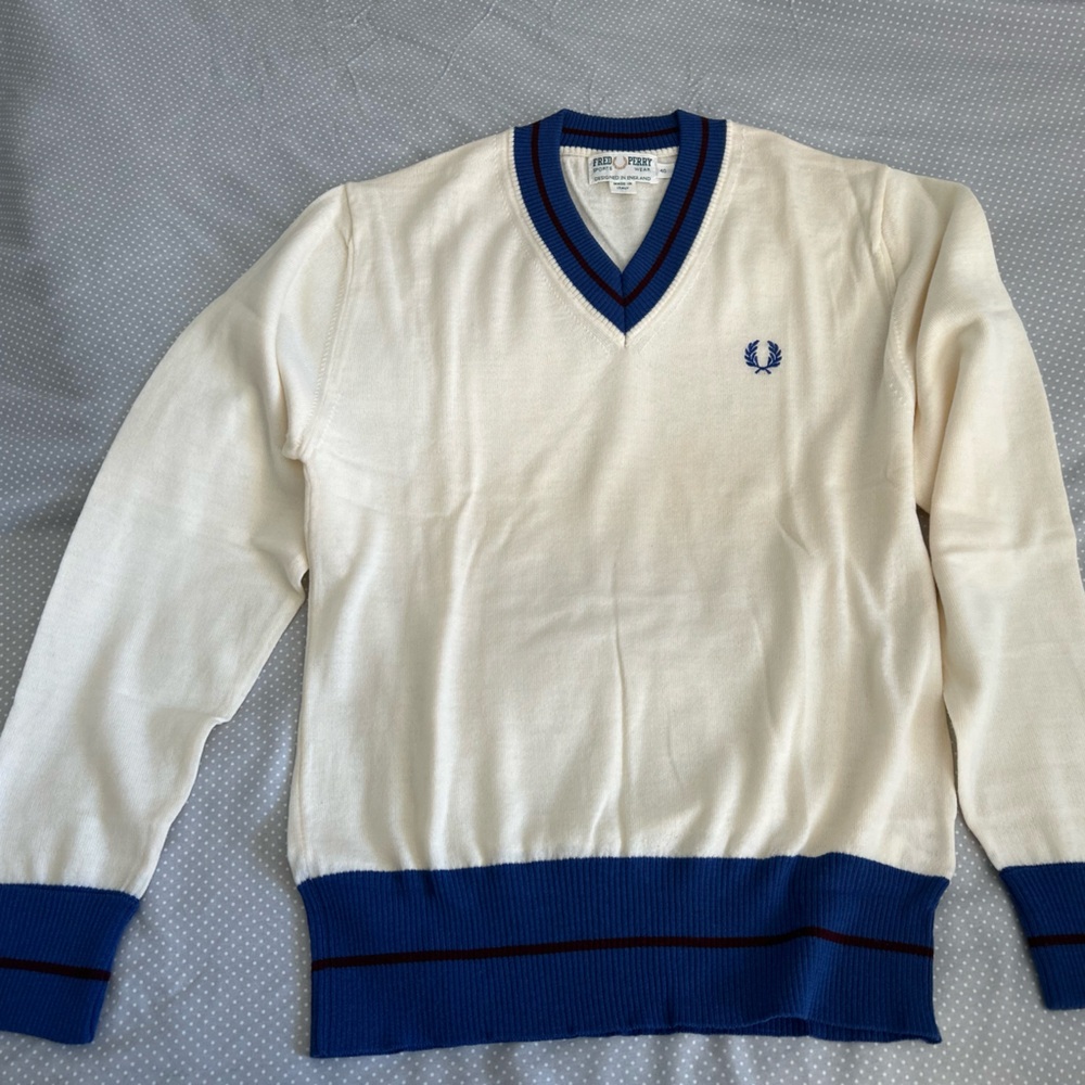Vintage Fred Perry Men's Cream and Blue V-Neck Sweater, 100% Merino Wool